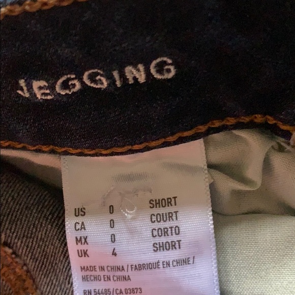 AMERICAN EAGLE RIPPED JEANS - Picture 5 of 5